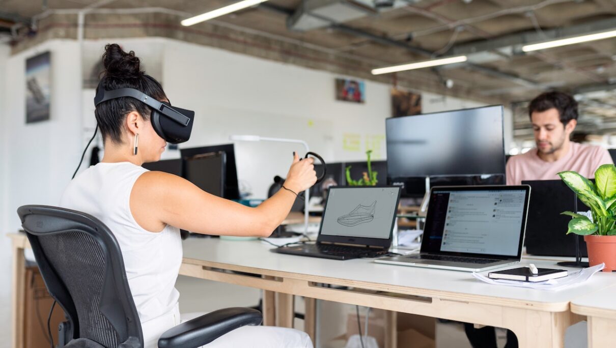From Virtual Meetings to Virtual Product Demos: How Mixed Reality is Shaking Up Business